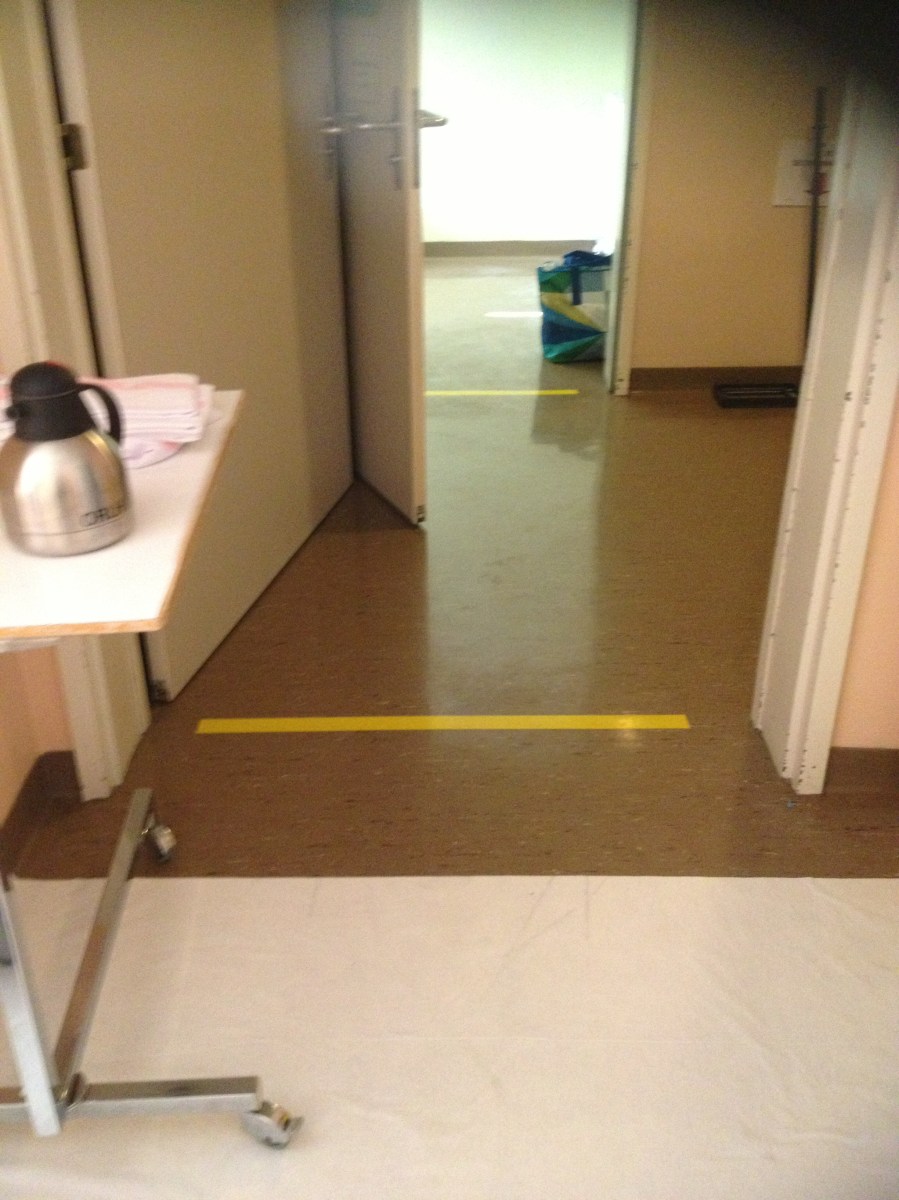 La fin de la chambre de Zoé avec la mienne en face. LA ligne jaune est la ligne de sécurité à ne pas dépasser.